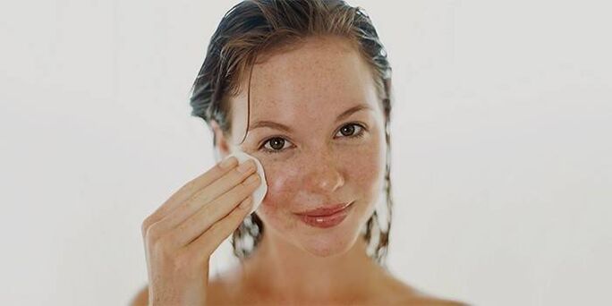 application of oil on the facial skin for rejuvenation